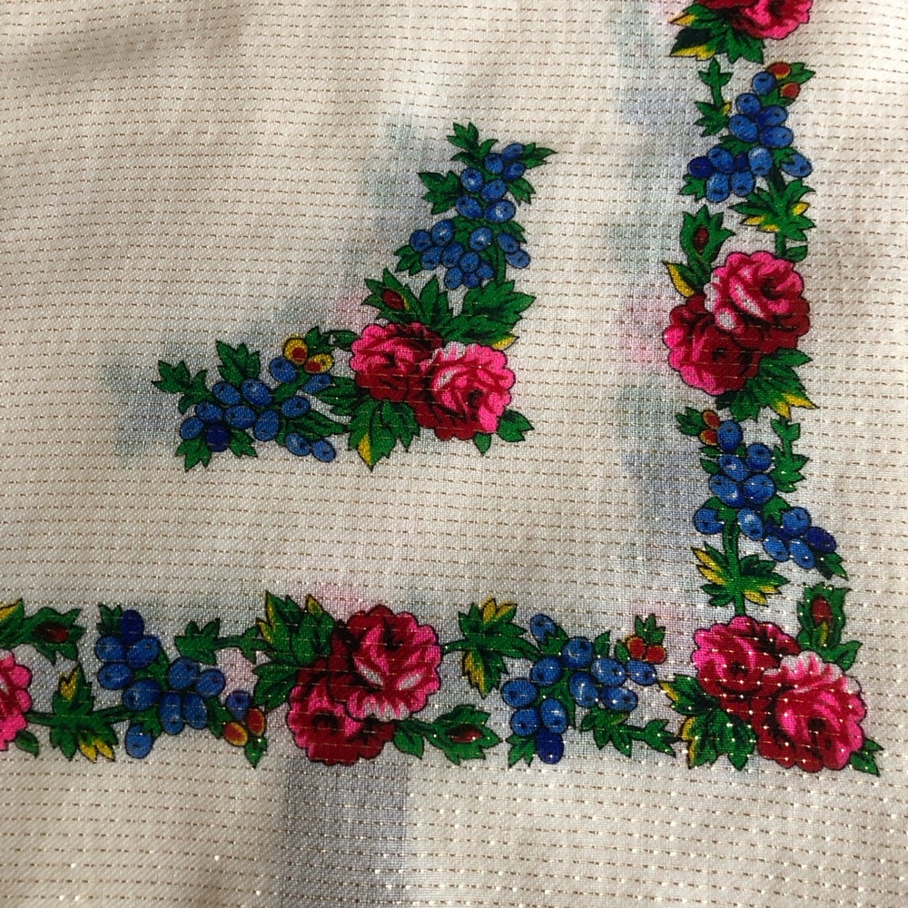 Vintage kerchief scarf shawl roses cream thin lightweight wool square gold trim - Picture 2 of 5